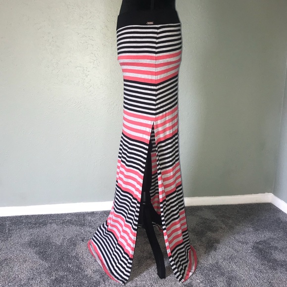 GUESS - striped maxi skirt (coral and black) - Picture 2 of 5